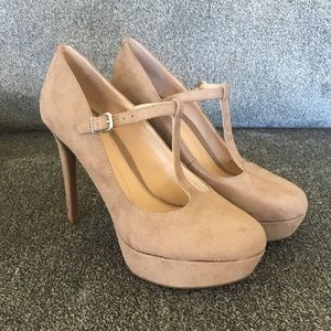 Gianni Bini tan heels - Size 8.5